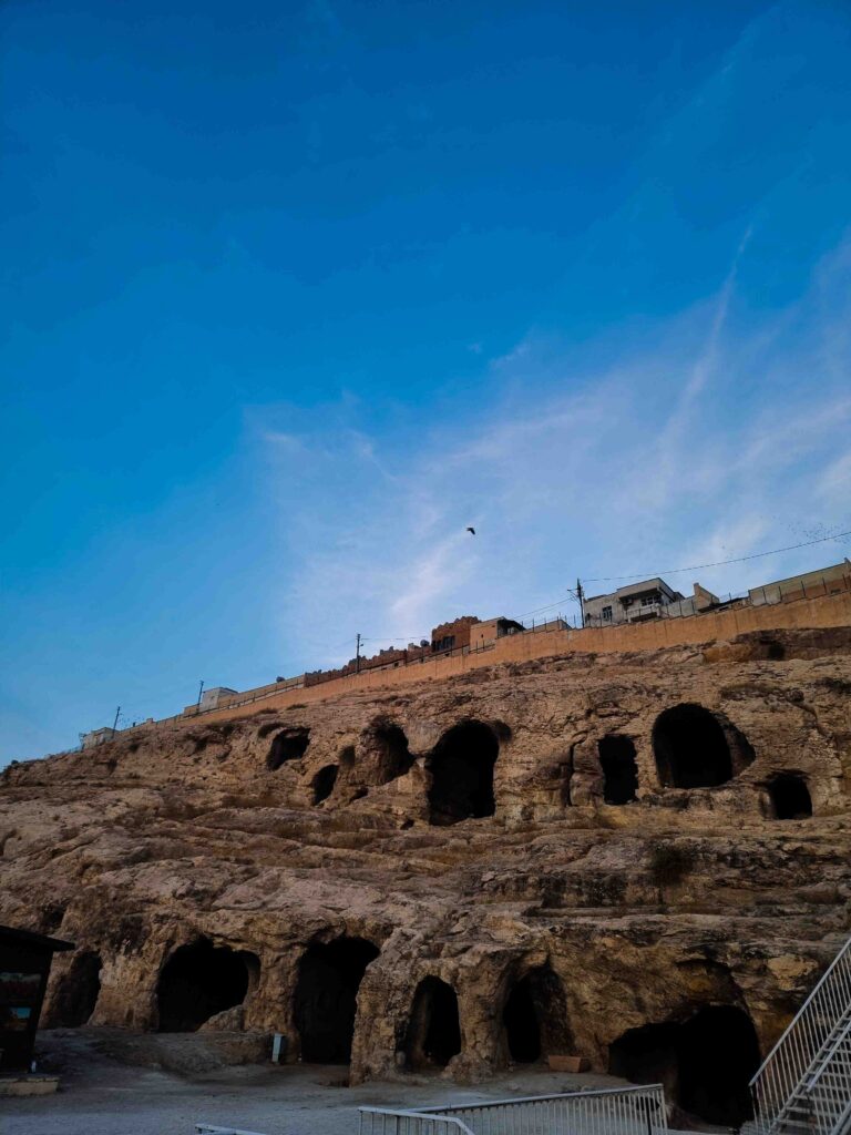 allora cave 2 2